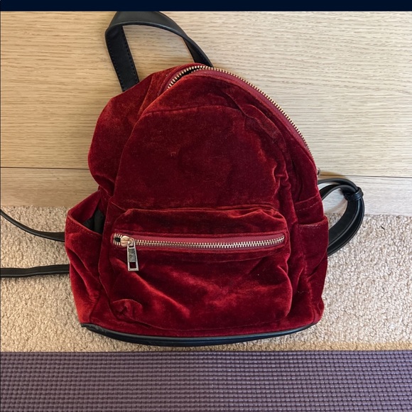 burgundy velvet mini backpack Burgundy velvet mini backpack